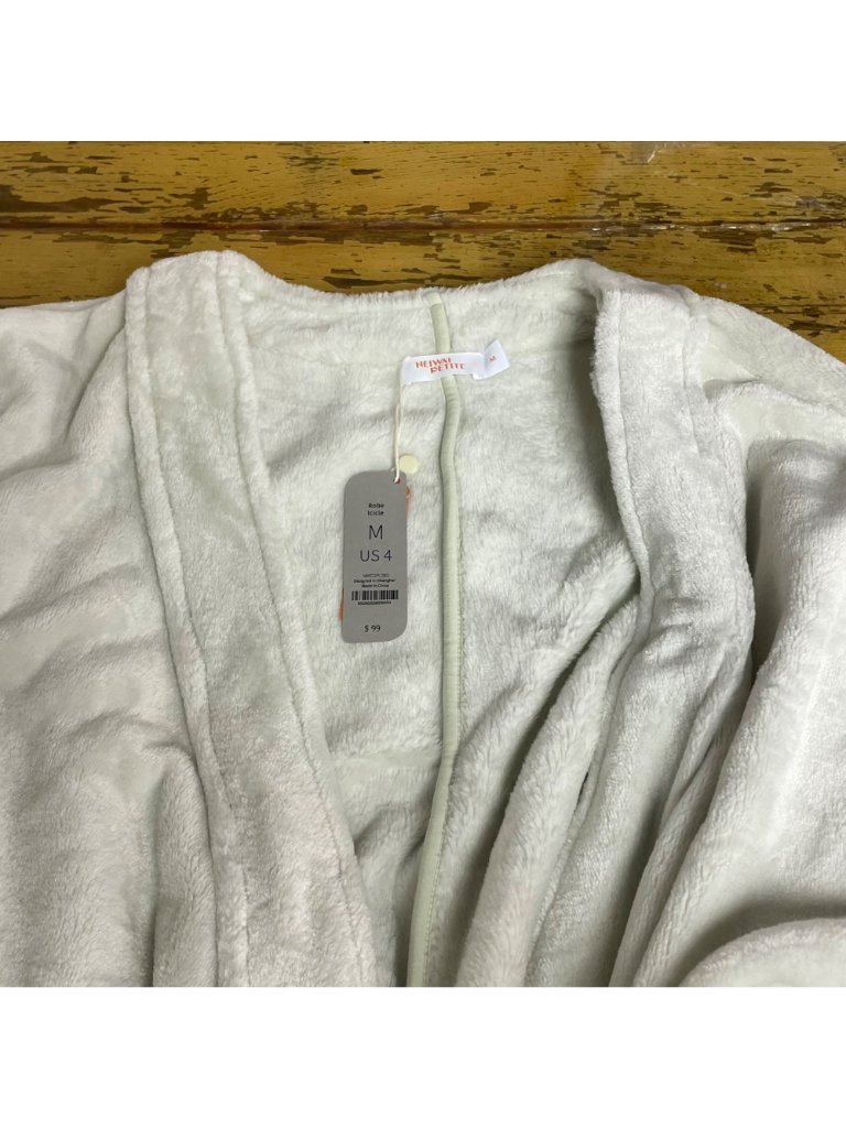 Neiwai Classic Cozy Fleece Robe 2.0 Icicle Sz Med Pet (Us 4) — image 6 of 8